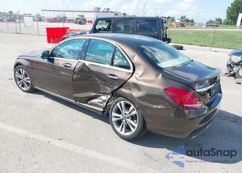 2017 Mercedes-Benz C 300 из США, поврежденный, VIN 55SWF4JBXHU222573